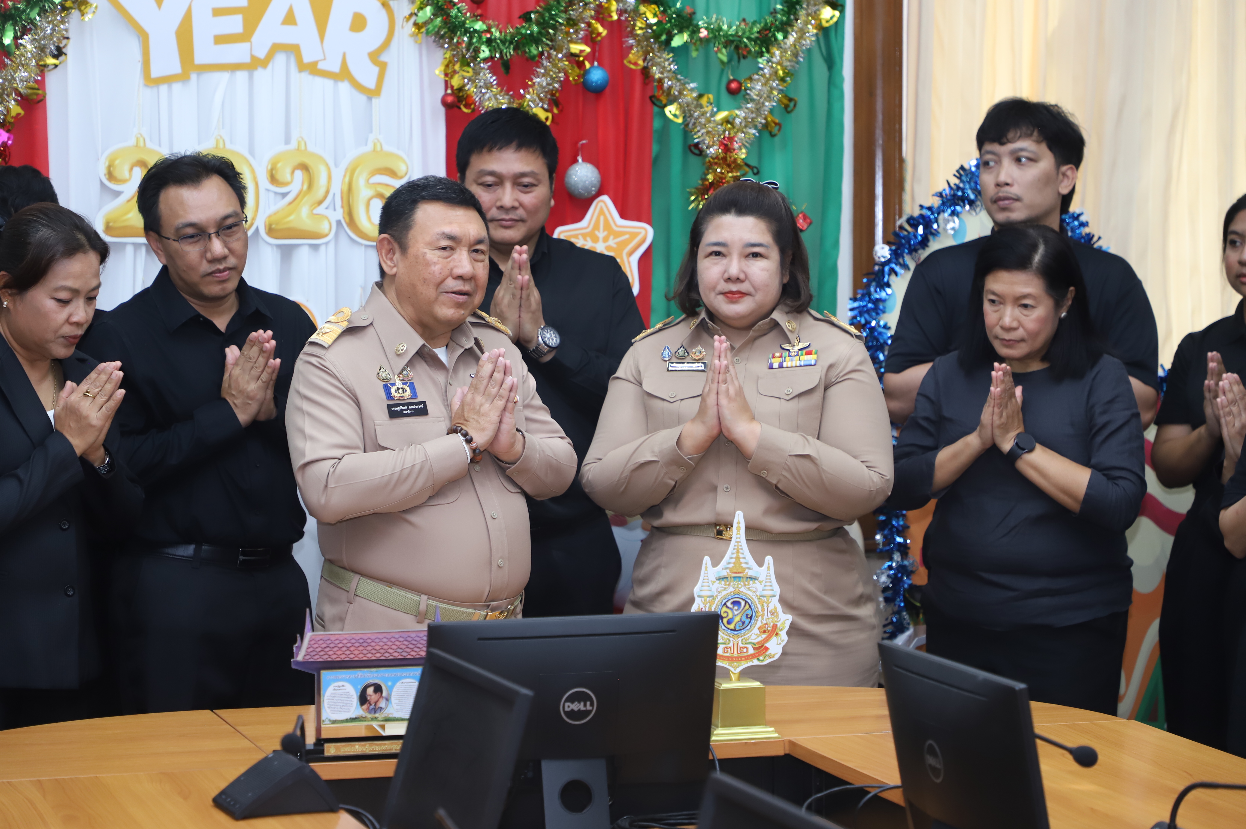 title - ส.ป.ก. ร่วมกัน สวัสดีปีใหม่ ผู้บริหารสำนักงานการปฏิรูปที่ดินเพื่อเกษตรกรรม พร้อมรับพรต้อนรับปีใหม่ 2569